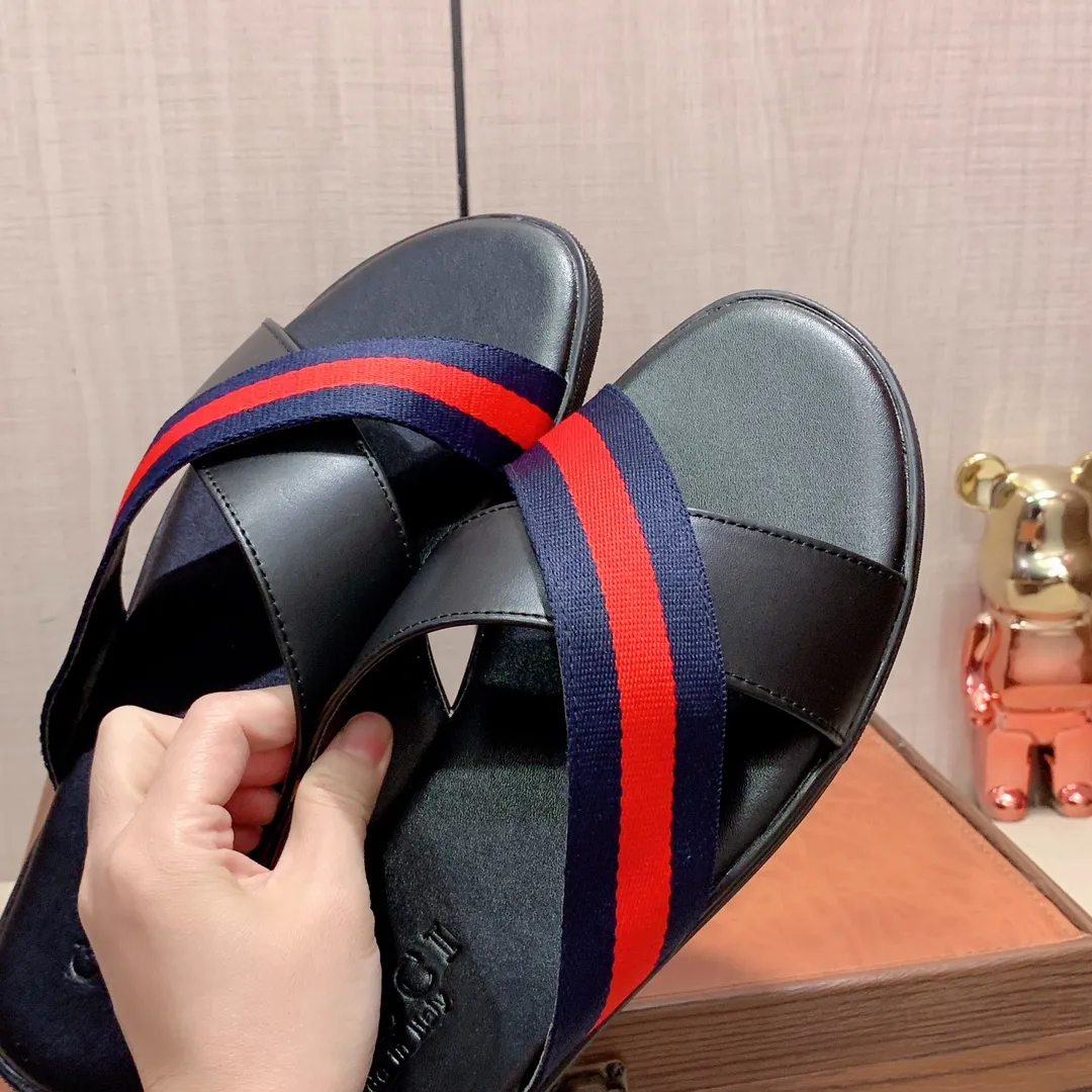 Slippers: New model: Factory price: 240💰💰🎩🎩🔥🔥《 Gucci* 》Series of slippers top purchasing agent🔍🔍Sold at the same time for men, original Italian imported webbing made of selected cowhide, exquisite workmanship,), sole: (super comfortable) original factory special sole, ⚠️exclusive double-layer movable molded sole super comfortable⚠️, real shot🎬the real thing is more beautiful🔍🔍266 regular code 38-44, can be ordered 45.